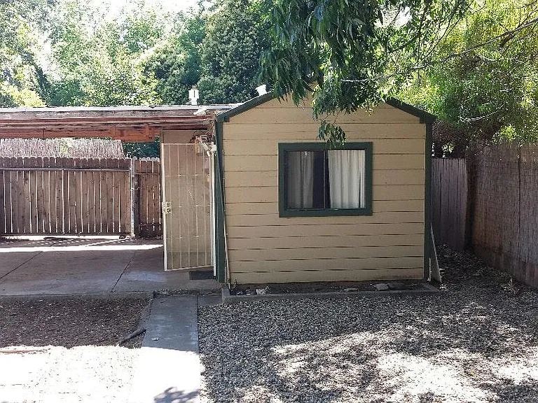1140 Hazel St #2 — Photo 4