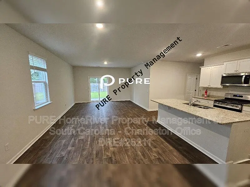 5 bed, 3.0 bath, 2361 sqft, $2,500 — Photo 3