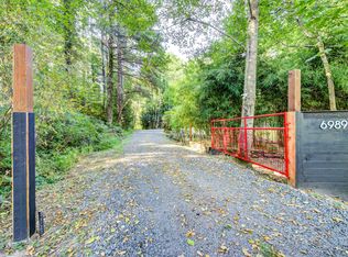 6989 NE Day Rd W, Bainbridge Island, WA 98110