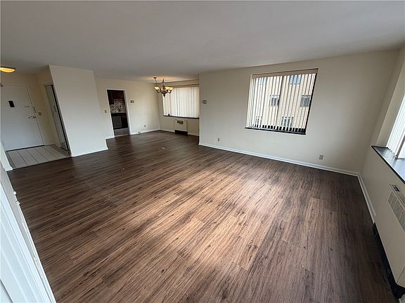 5th image of 2501 East Ave APT 607