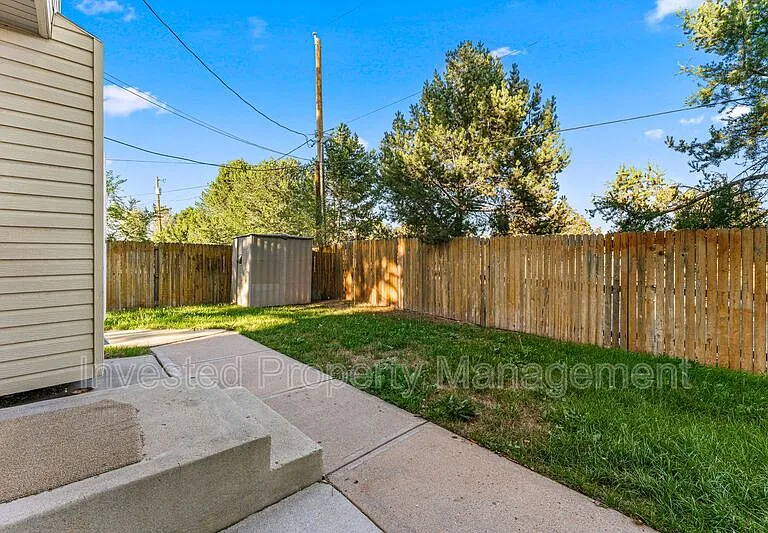 588 S Eaton St — Photo 13