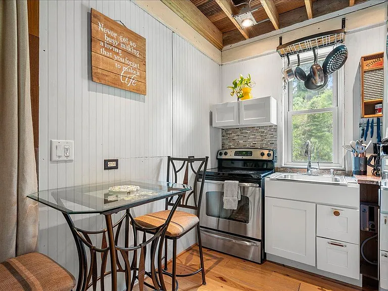 3565 Walter Dr — Photo 13