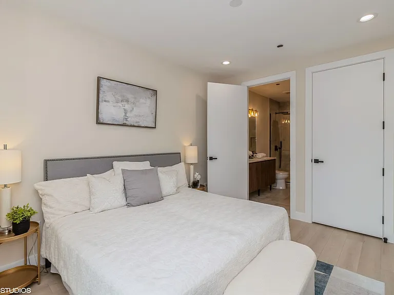 3043 W Irving Park Rd #502 — Photo 11