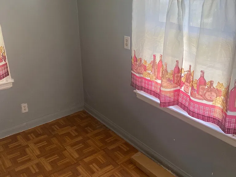 1729 Model Rd — Photo 10
