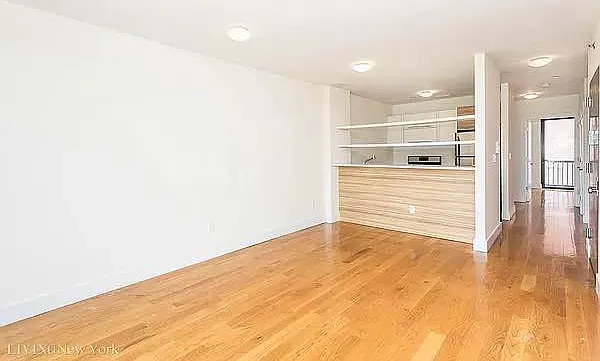 572 5th Avenue — Photo 3
