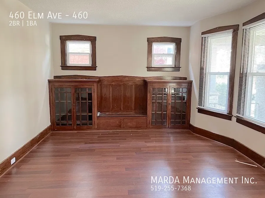 Charming 2-Bedroom/1bath Main Floor Apartment + Hydro & Gas — Photo 3