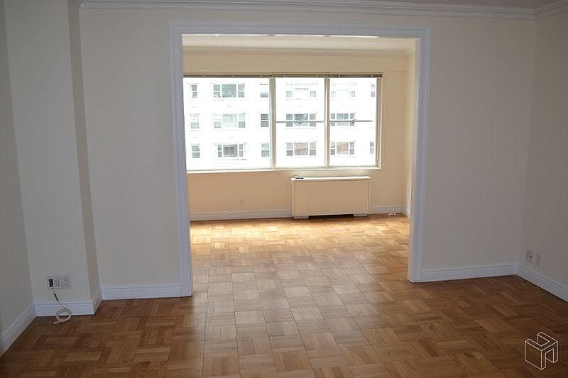 1st image of 60 W 57th St APT 3M