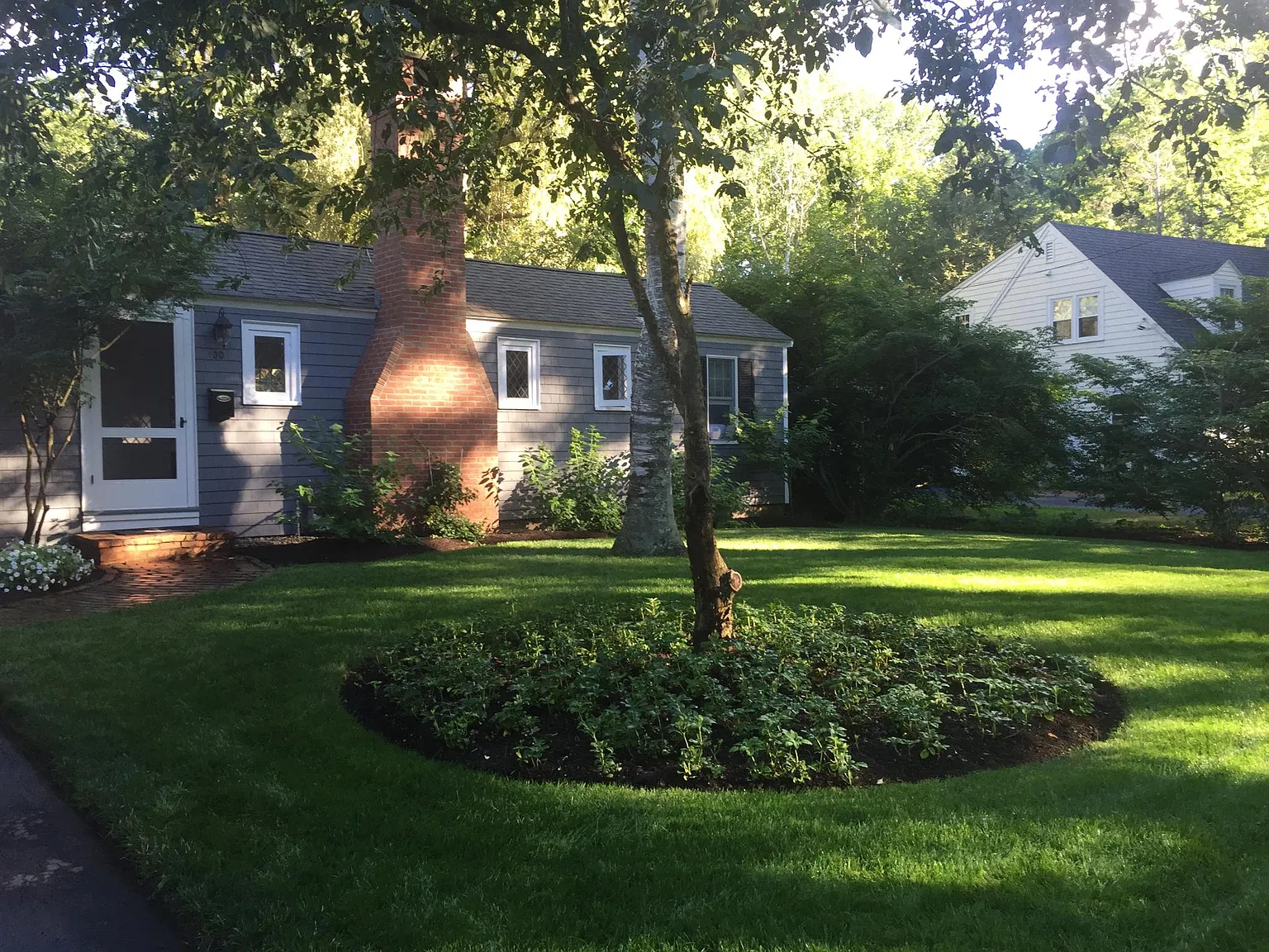 3 bed, 1350 sqft, $4,100 — Photo 2