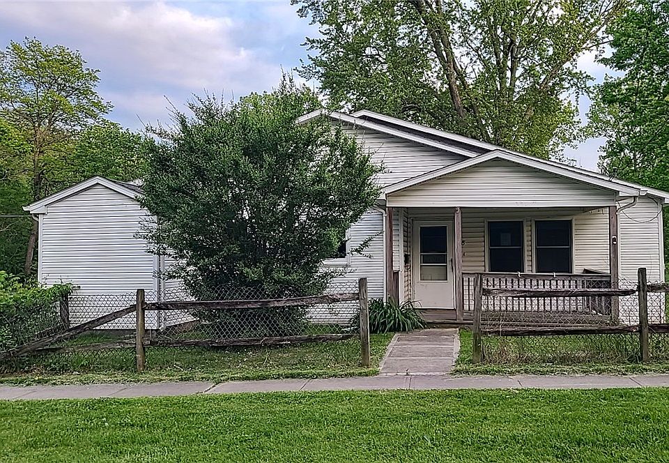 1st image of 48 Chapman Ave