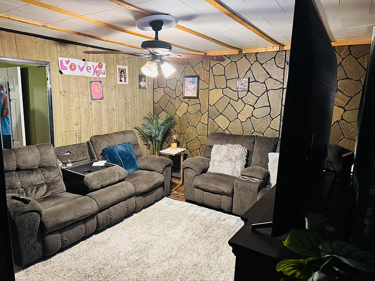 806 Hampton St — Photo 3