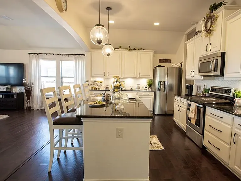 326 Hawthorn Dr — Photo 8