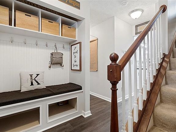 2nd image of 219 Chinkapin Dr