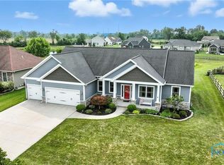 6383 Whitehouse Valley Dr, Whitehouse, OH 43571