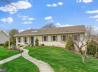 579 Hiview Dr, Lititz, PA 17543