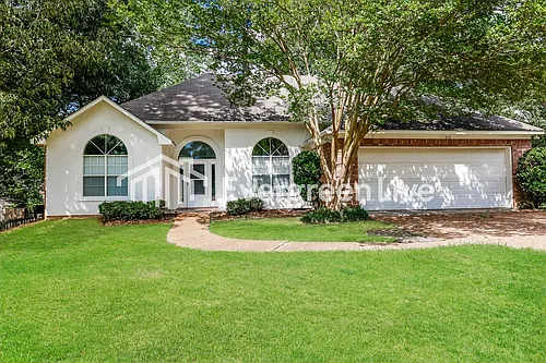 310 Woodlands Dr Photo 1