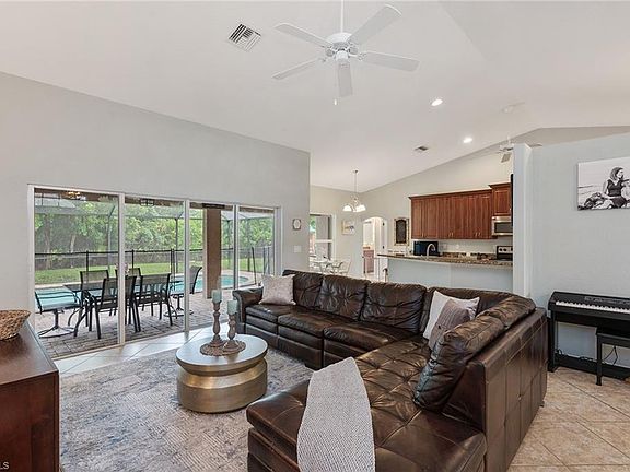 2nd image of 10073 Hidden Pines Ln