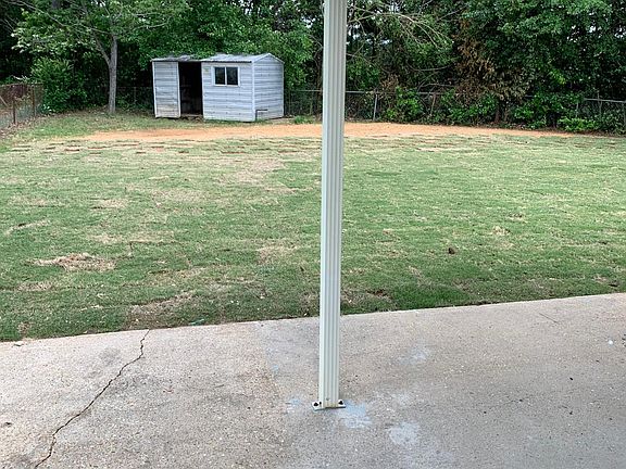 3rd image of 142 Primrose Dr