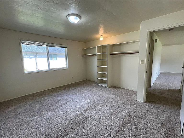 810 NW 23rd St — Photo 42