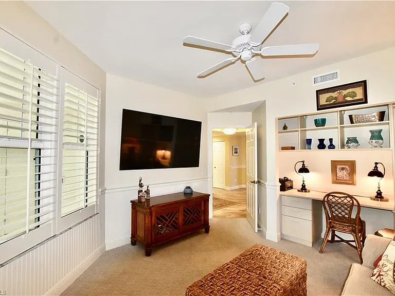 430 Cove Tower Dr #302 — Photo 17