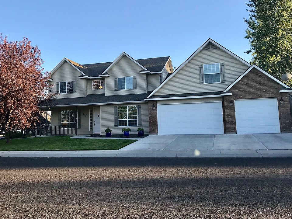 1st image of 696 Whispering Pine Dr