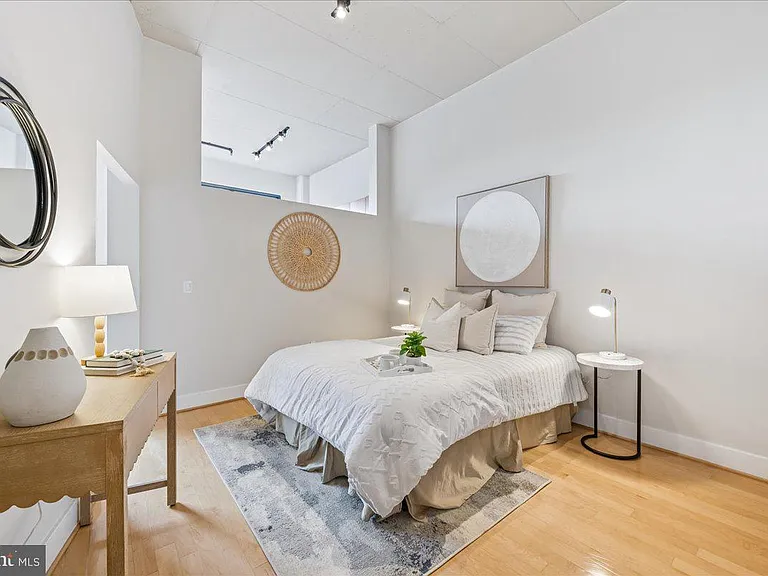 520 John Carlyle St #429 — Photo 10