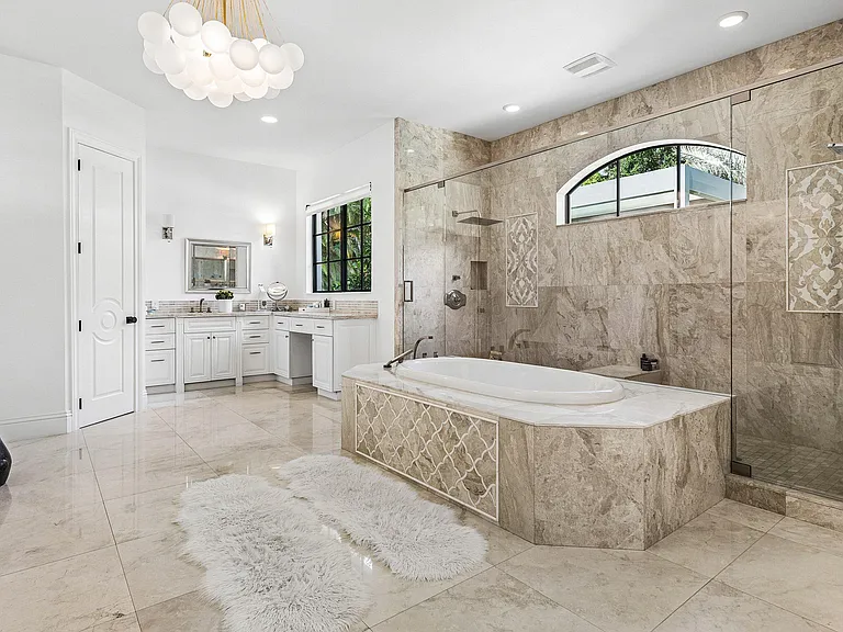 16388 Bridlewood Cir — Photo 28