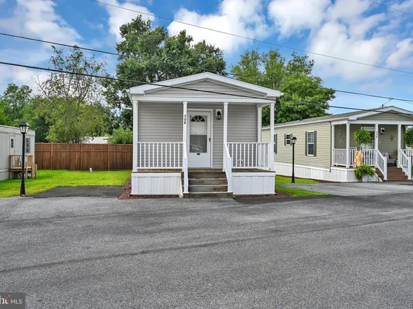 308 Don Dr, New Holland, PA 17557