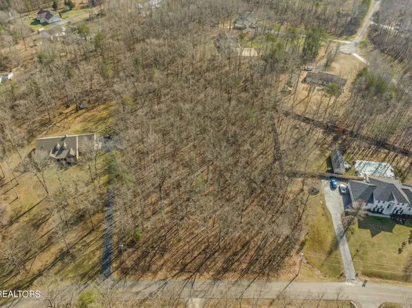 Laurel Cir, Crossville, TN 38555