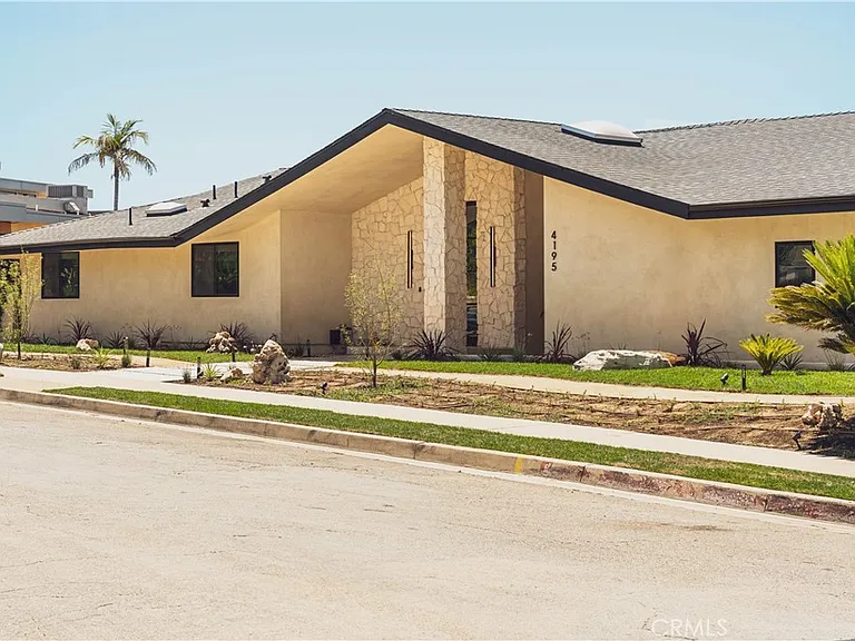 4195 Alonzo Ave — Photo 1
