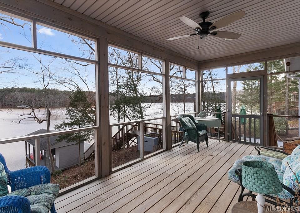 1st image of 556 Long Branch Dr