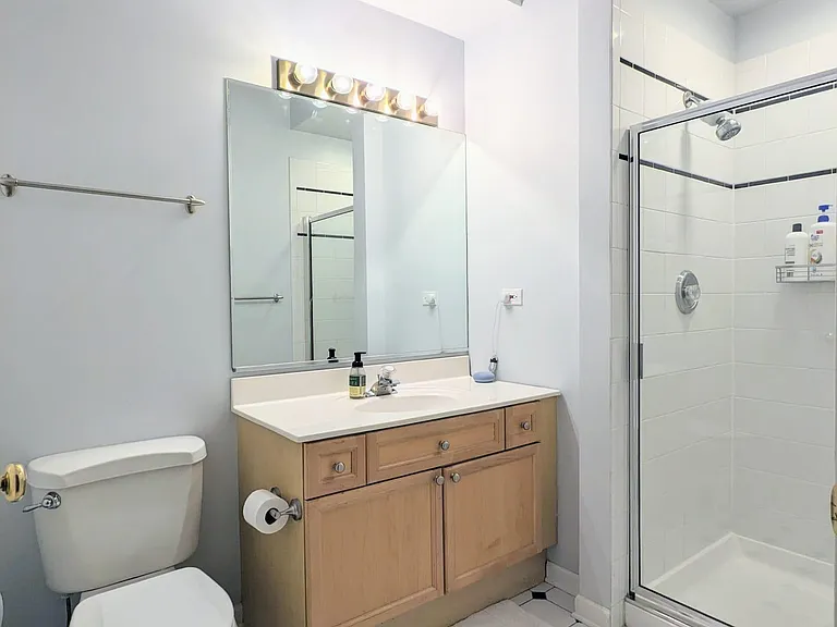 3240 N Sheffield Ave #2 — Photo 8