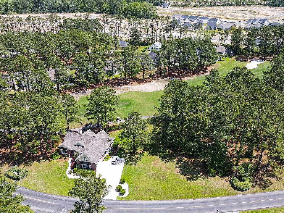 2nd image of 1057 Meadowlands Trail
