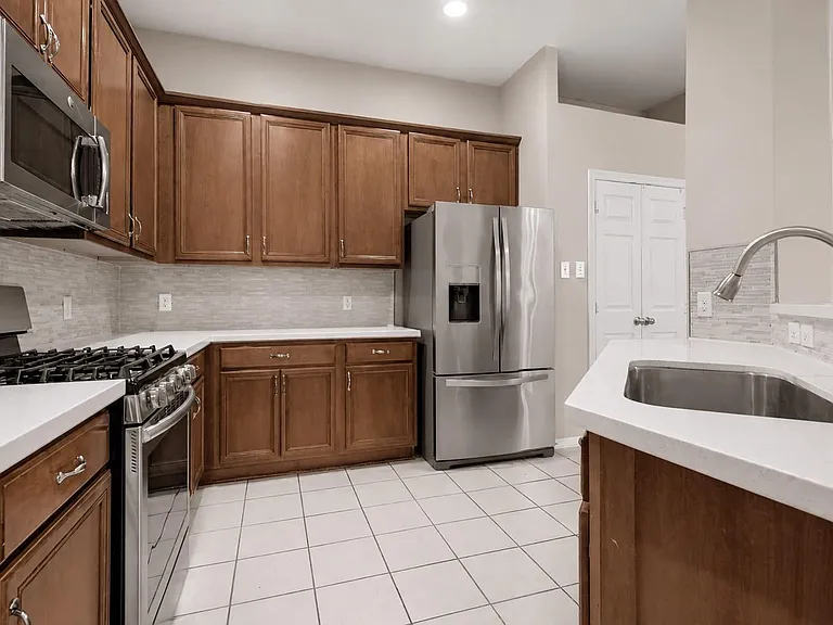 719 Levi Bnd — Photo 10