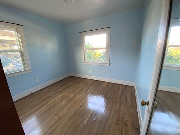 5th image of 4016 Illinois St