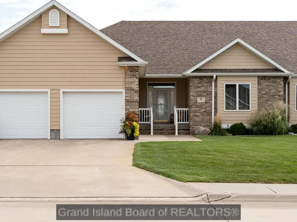 411 Rosewood Cir, Grand Island, NE 68803