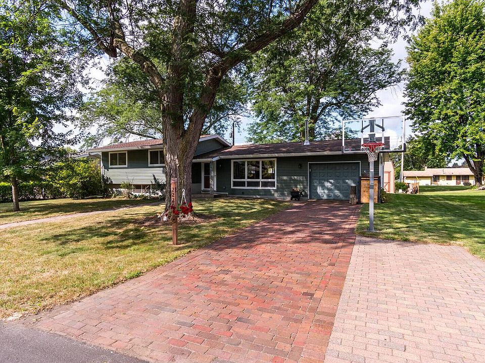 1st image of 2220 Redwood COURT