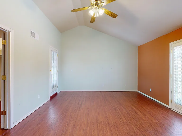 6256 Escondido Dr — Photo 17