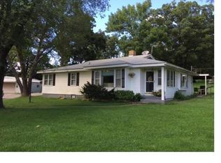 21585 NW Service Rd, Warrenton, MO 63383