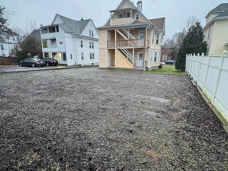 9 Minden Ave #2 — Photo 14