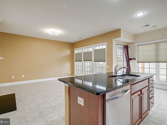 5th image of 2251 Oberlin Dr