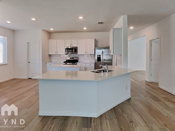 5th image of 2528 Eden Creek Dr