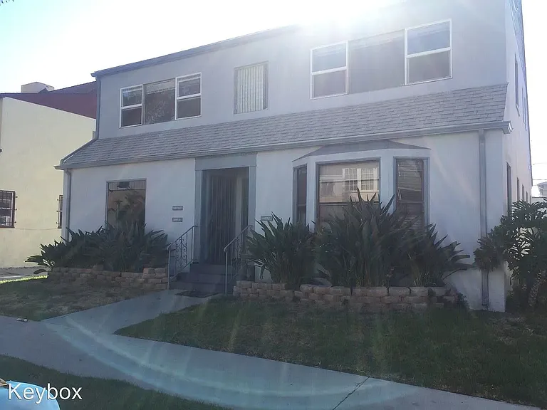 4073 1/2 8th Ave — Photo 11