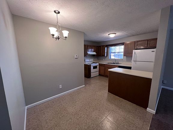 3rd image of 5532 Matlock Dr NW #102