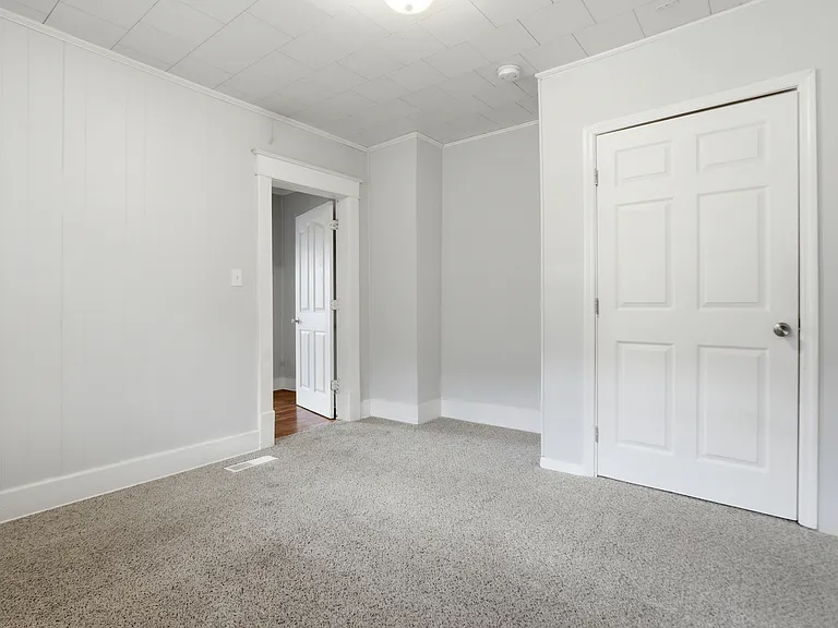 216 N Hickory St — Photo 20