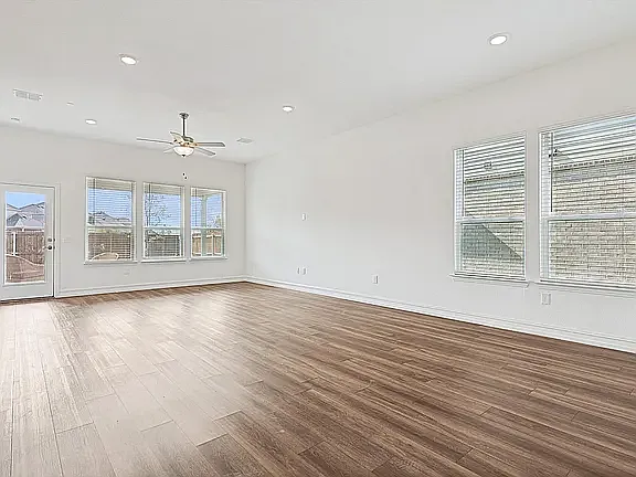 3621 Cadogan St — Photo 22