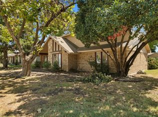 2906 Marsann Ln, Farmers Branch, TX 75234