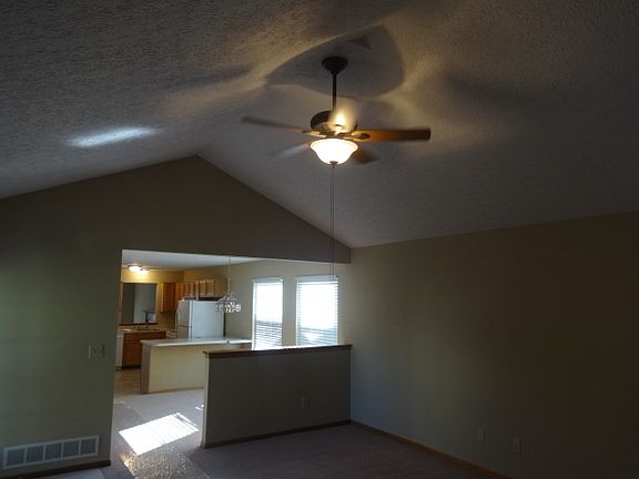 3rd image of 4505 Earman Dr