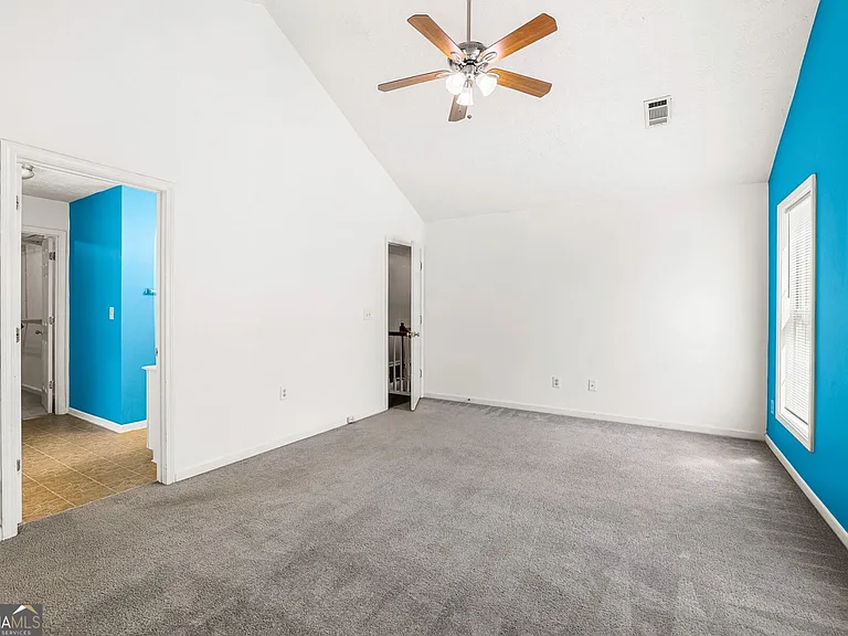 690 Burnham Rdg — Photo 18