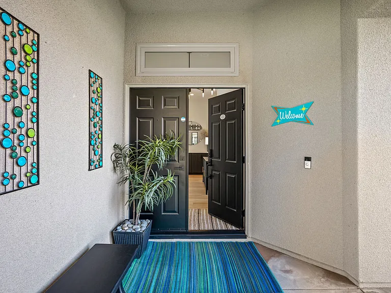 143 E Kavenish Dr — Photo 40