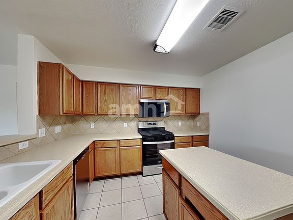 4th image of 5634 Cinnamon Lake Dr